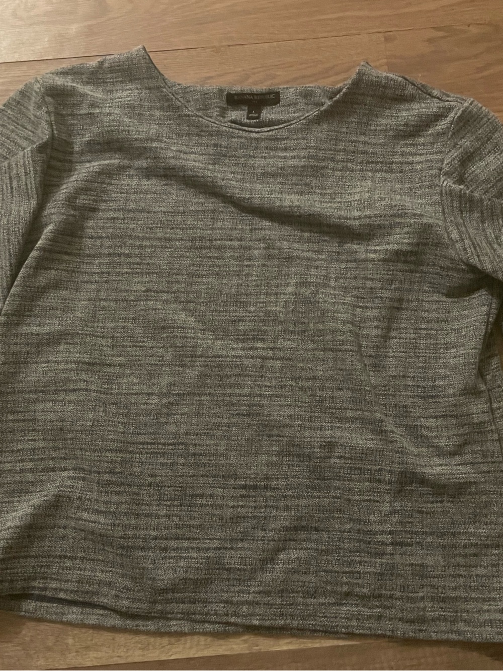 Banana Republic Men’s Heather Gray Crewneck Knit Top